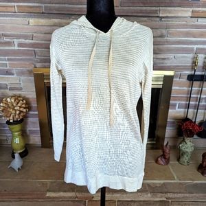 Lightweight hooded pullover sweater